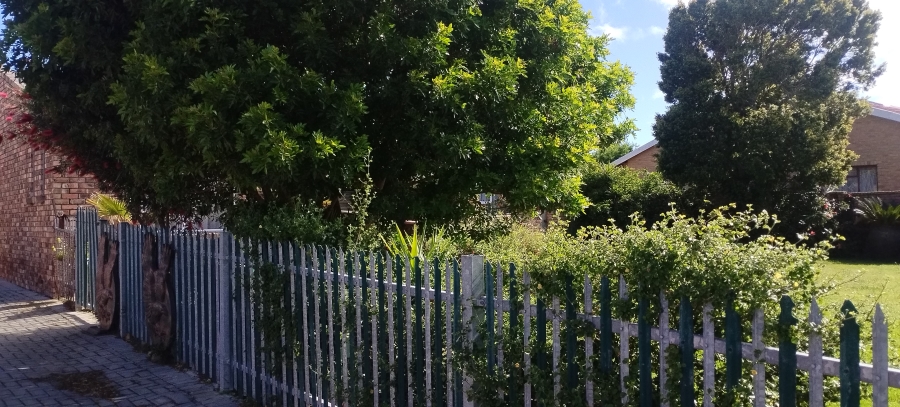 3 Bedroom Property for Sale in Heiderand Western Cape